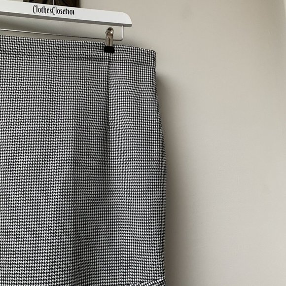 Marks & Spencer Midi Skirt Size UK 18 Houndstooth Asymmetrical Hem Thick Heavy - Picture 7 of 10